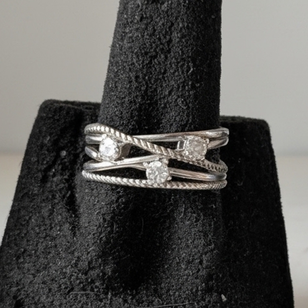 NEW STERLING SILVER THREE- STONE MULTI-BAND STATEMENT RING SIZE 7.5